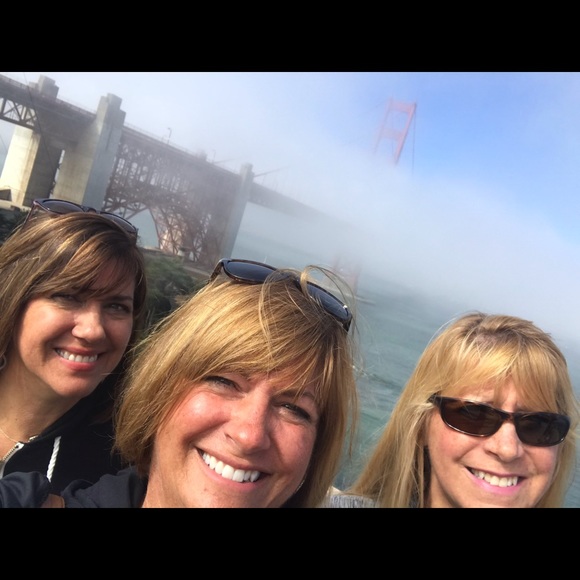 Meet your Posher, Lauren - Picture 1 of 1